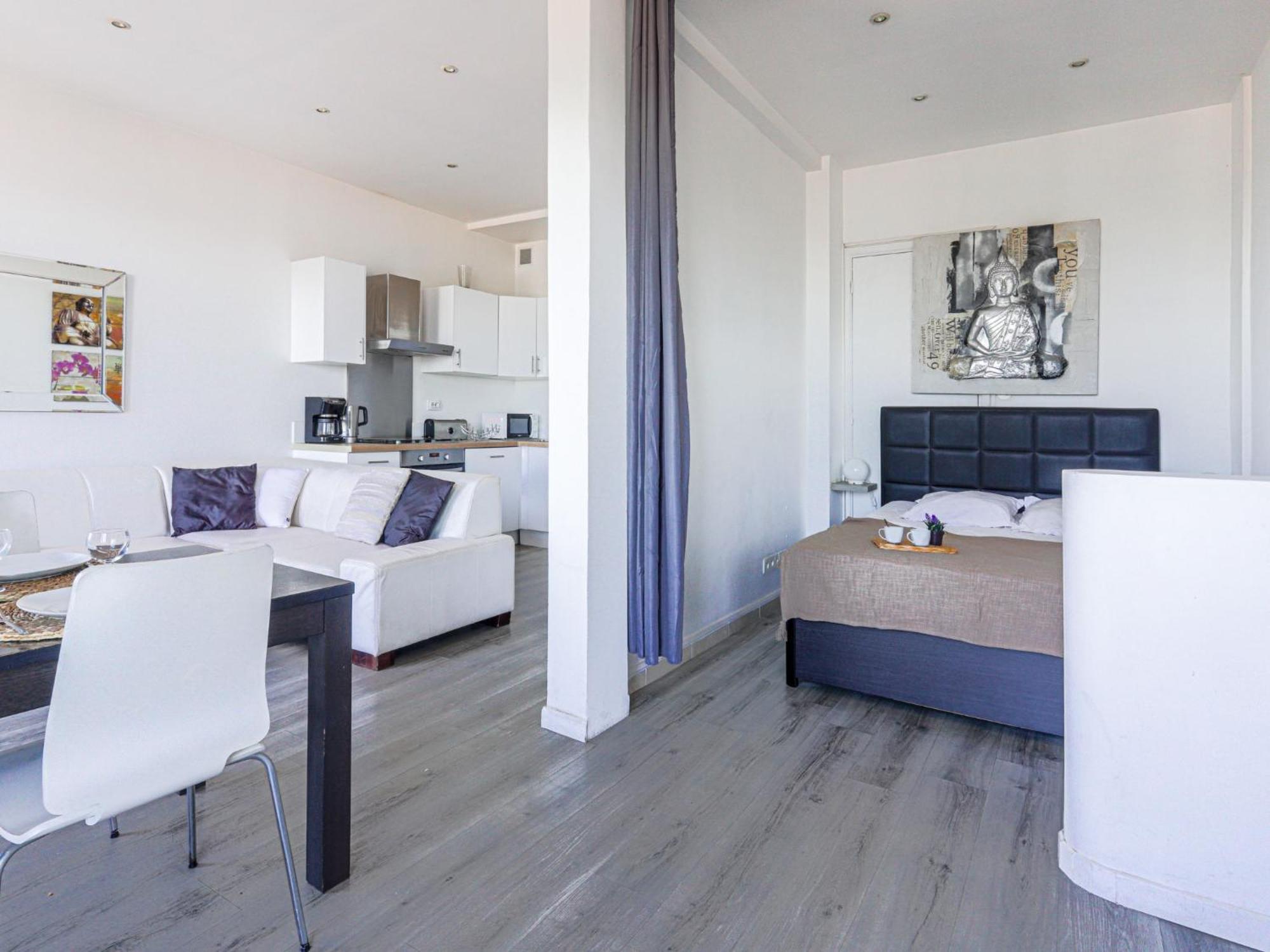 La Joconde By Interhome Apartment Nizza